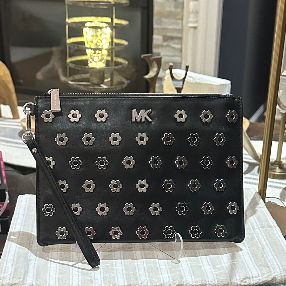 Authentic MICHAEL Michael Kors Jet Set Large Studded Leather Zip Clutch, EUC